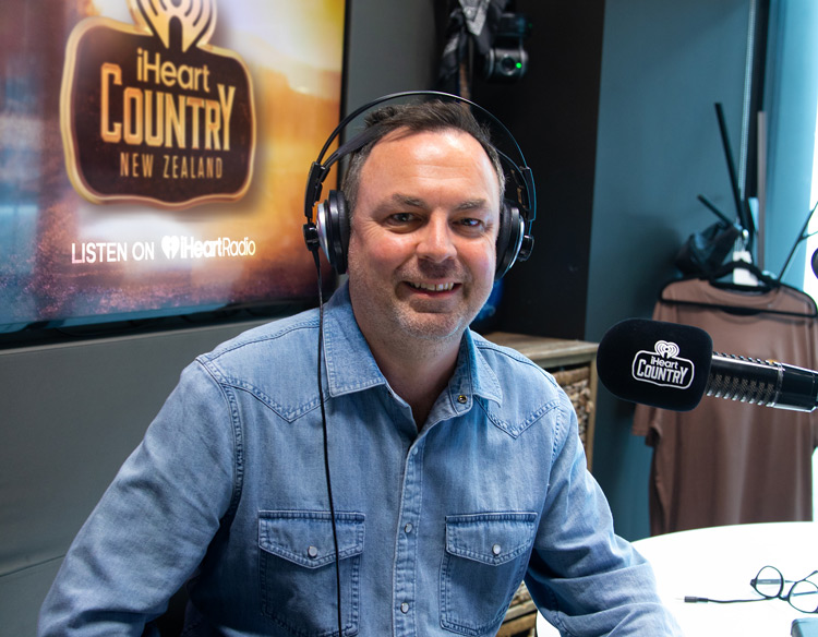 <b>Arrivals & Departures</b>: Dan Bernstone takes the reins at iHeartCountry mornings